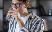 早上起来喝水应排在刷牙之后且要喝两杯以上
