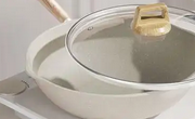 陶瓷不粘锅和麦饭石不粘锅哪个好？两者有什么区别？